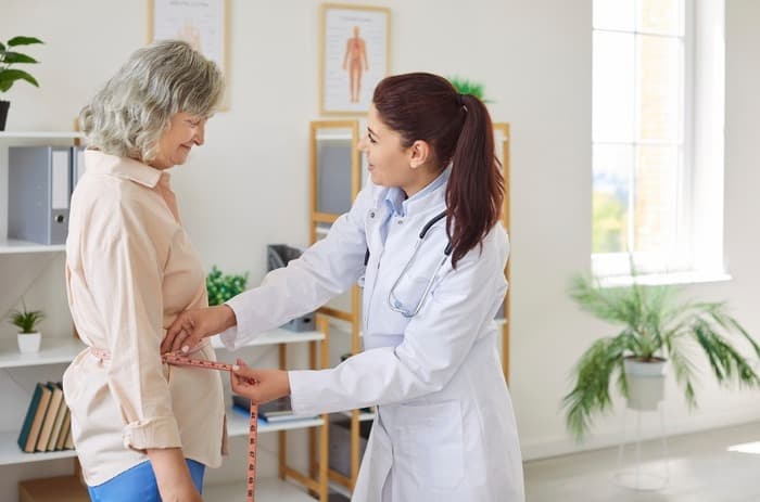 دليل بسيط لاختيار برنامج إنقاص وزن يعمل بالفعل